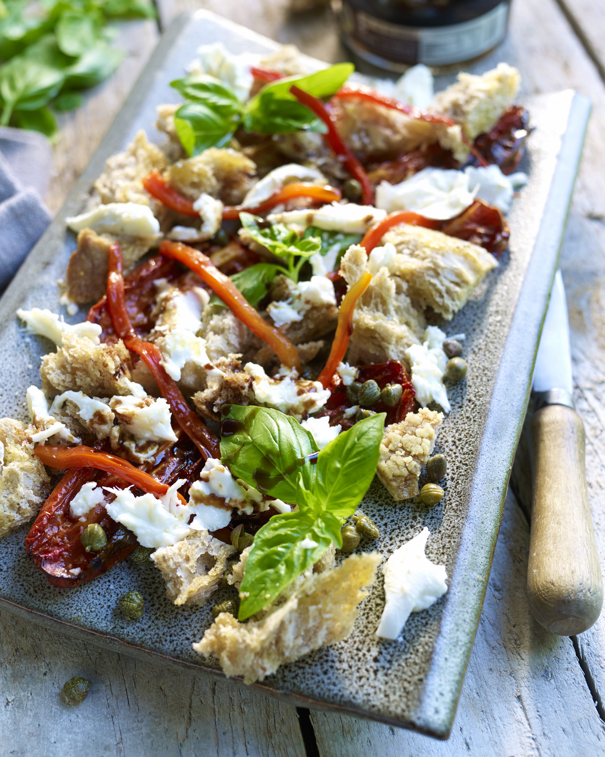 recipe image Panzanella, pain au levain et mozzarella de bufflonne