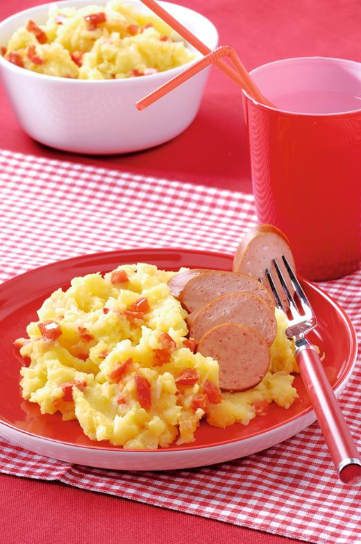 recipe image Potée au poivron, pommes et saucisses ('stoemp')