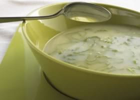 recipe image Potage de laitue à la portugaise