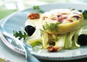 recipe image Salade de fenouil cru au chèvre grillé