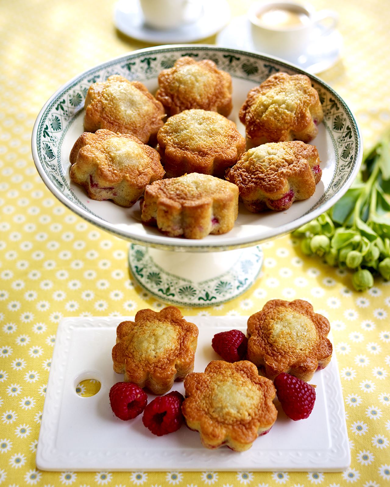 recipe image Petits cakes aux framboises et poire