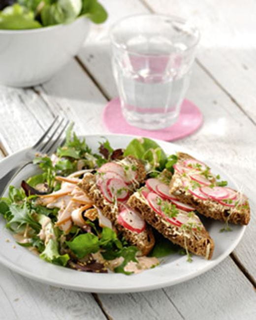 recipe image Salade épicée au filet de poulet fumé