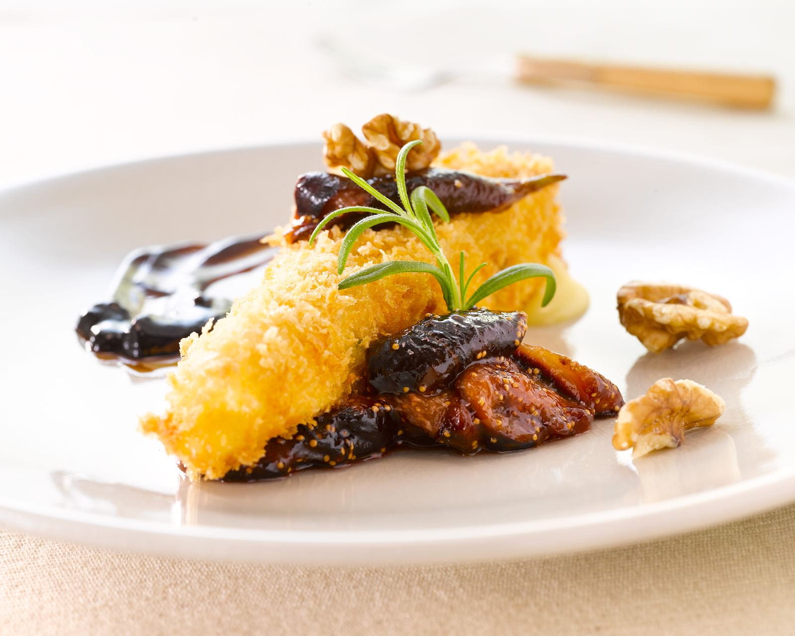 recipe image Croquette de Brie aux noix, compote de figue et sirop de Liège