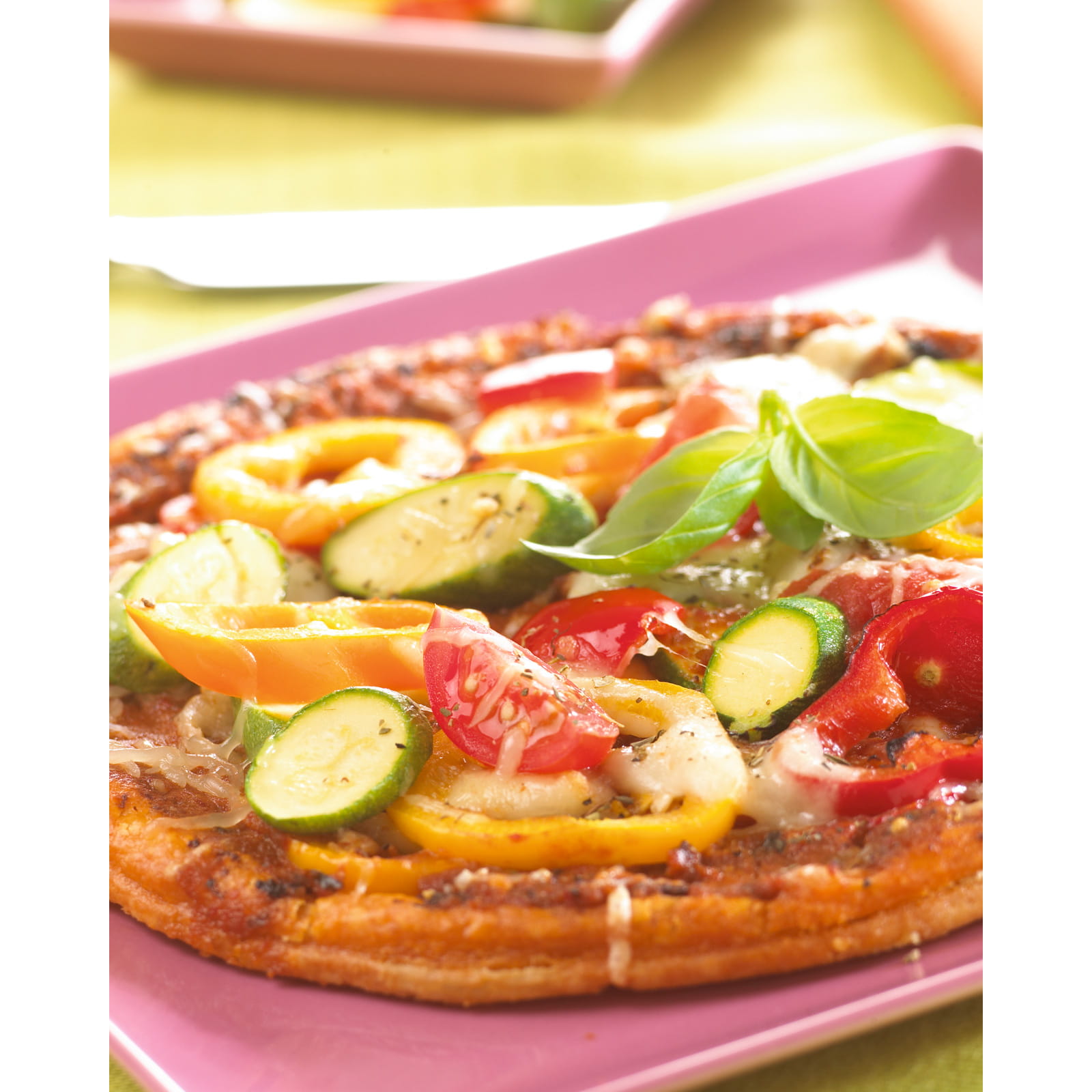 recipe image Pizza aux tomates, basilic et poivrons