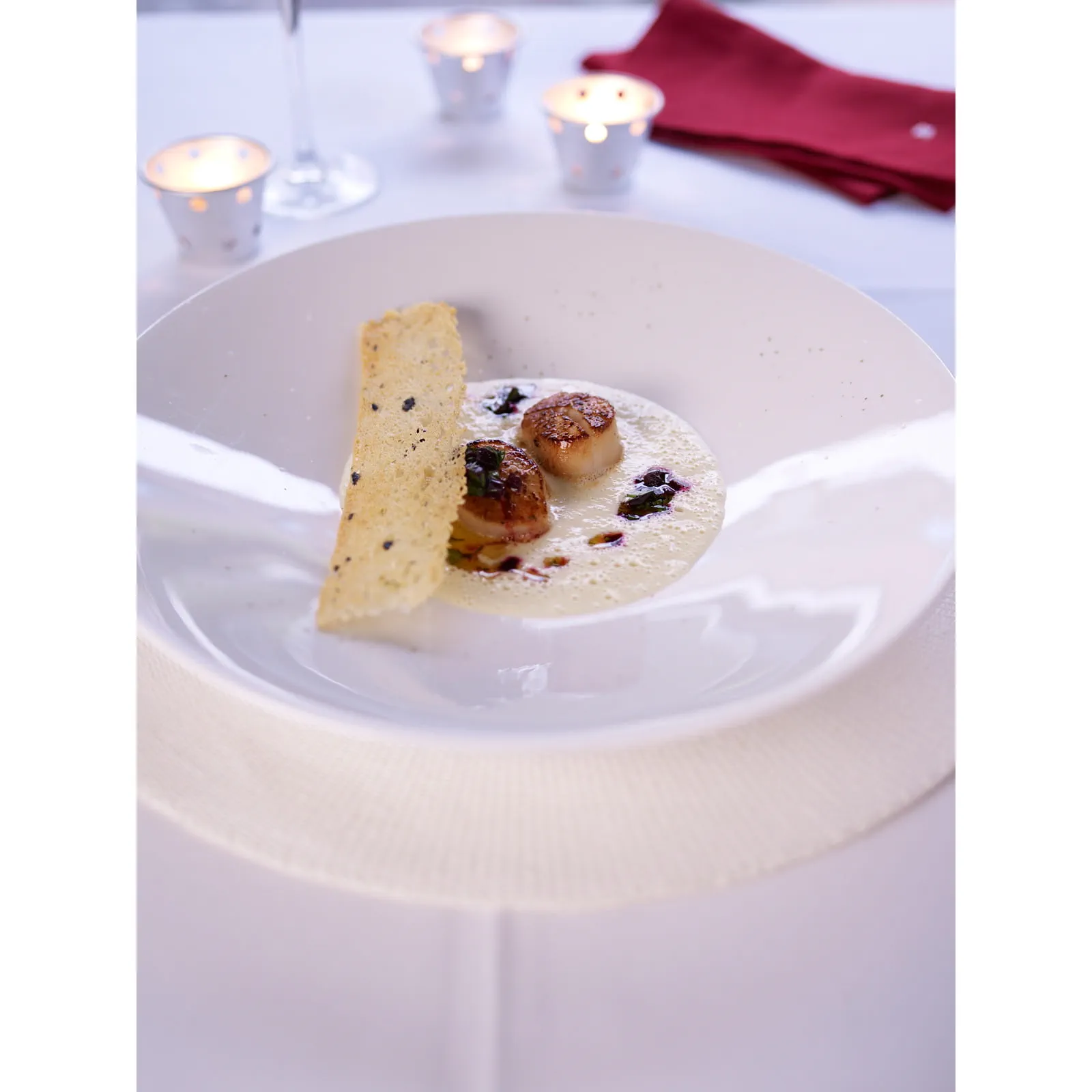 recipe image Noix de Saint-Jacques rôties émulsion de chou-fleur