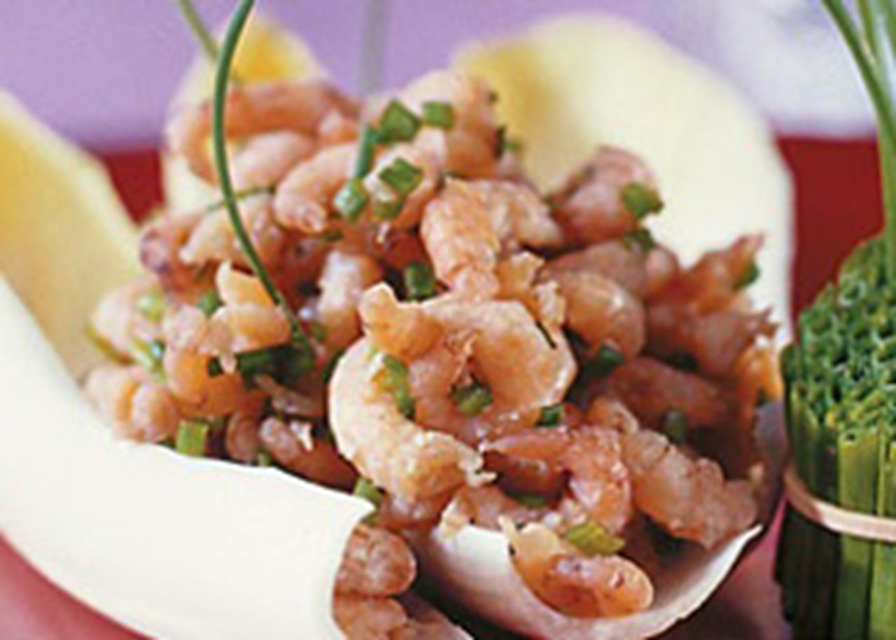 recipe image Chicons aux crevettes grises et ciboulette