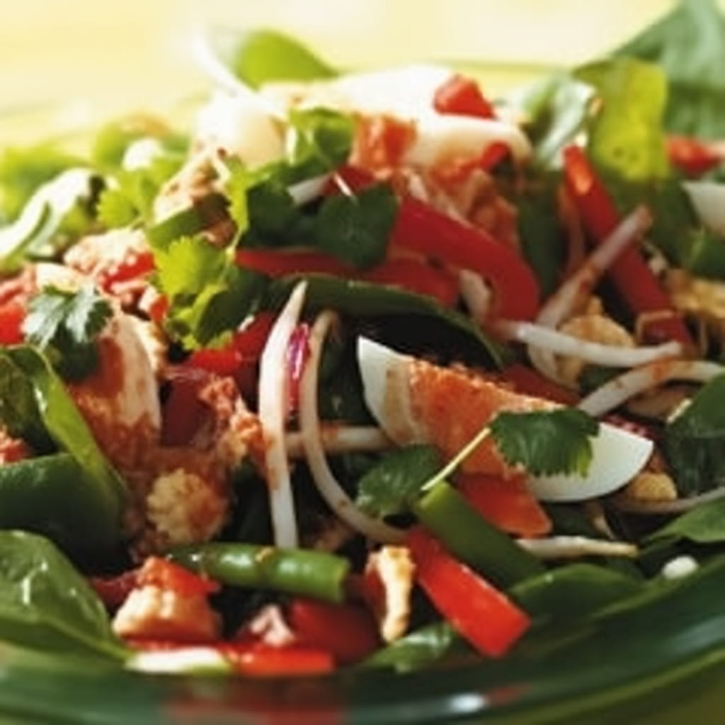 recipe image Salade indonésienne aux épinards et taugé
