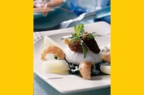 recipe image Langoustines aux épinards morilles et œuf poché