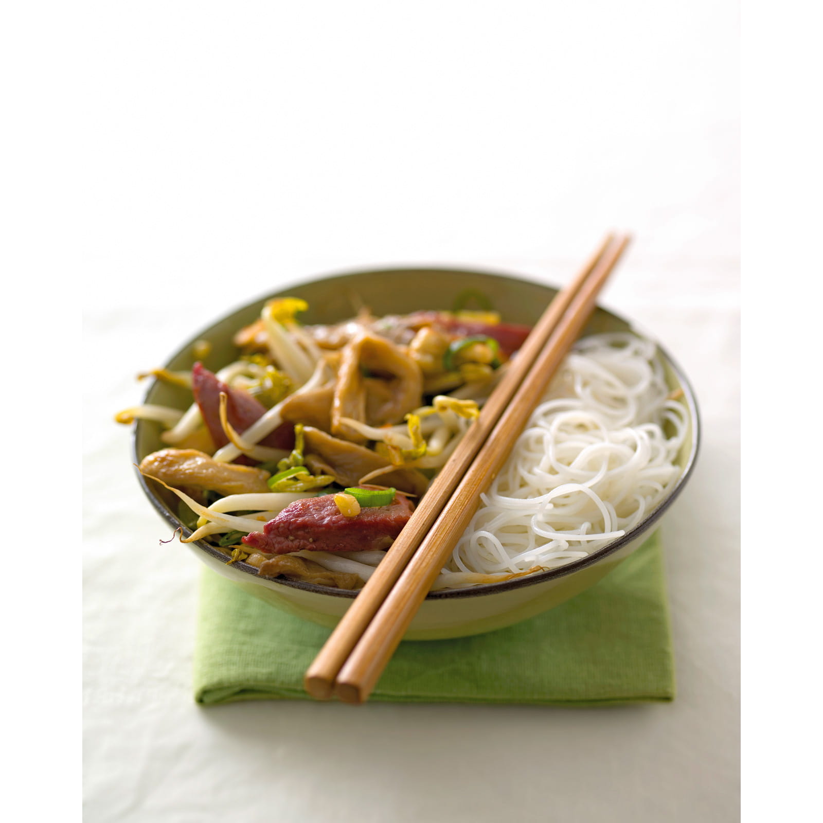 recipe image Nouilles au canard sautées au wok