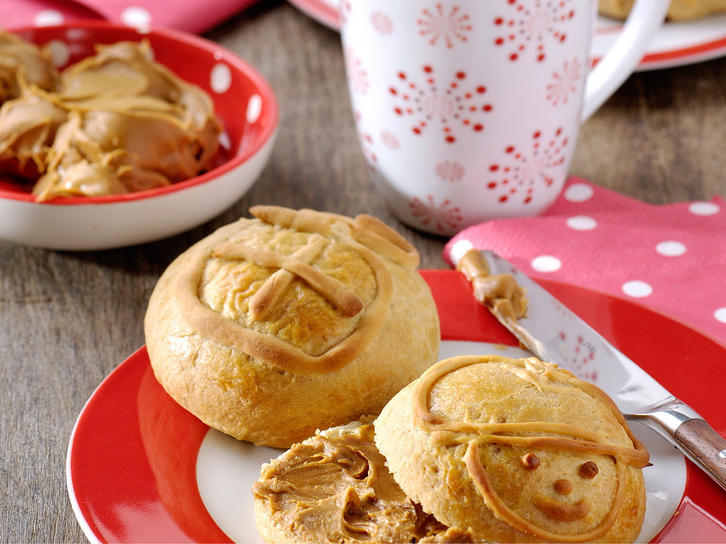 recipe image Petits pains de Saint-Nicolas à la pâte de spéculoos