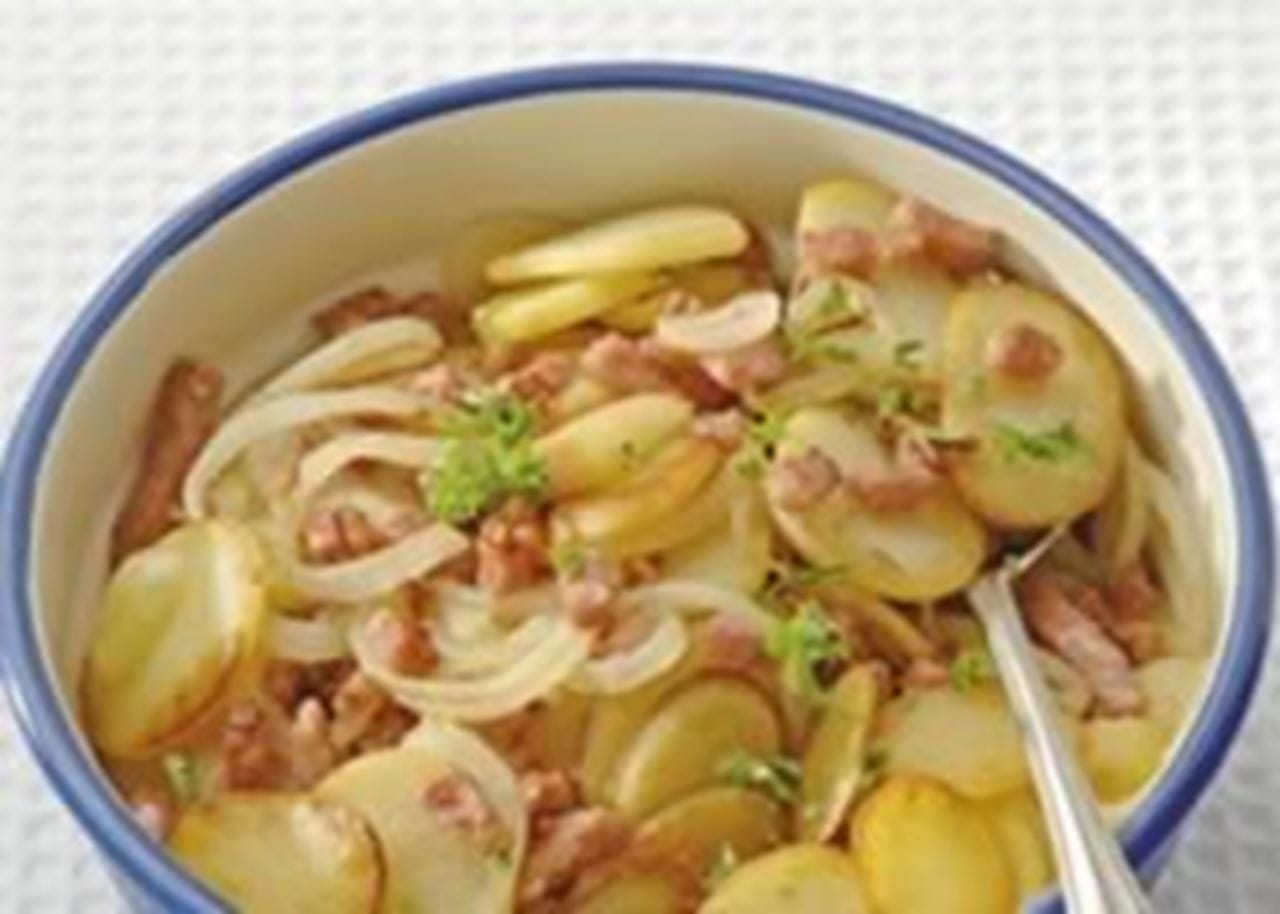 recipe image Gebakken aardappels met spekjes en ui