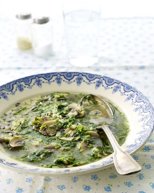 recipe image Champignonsoep met kervel en rijst