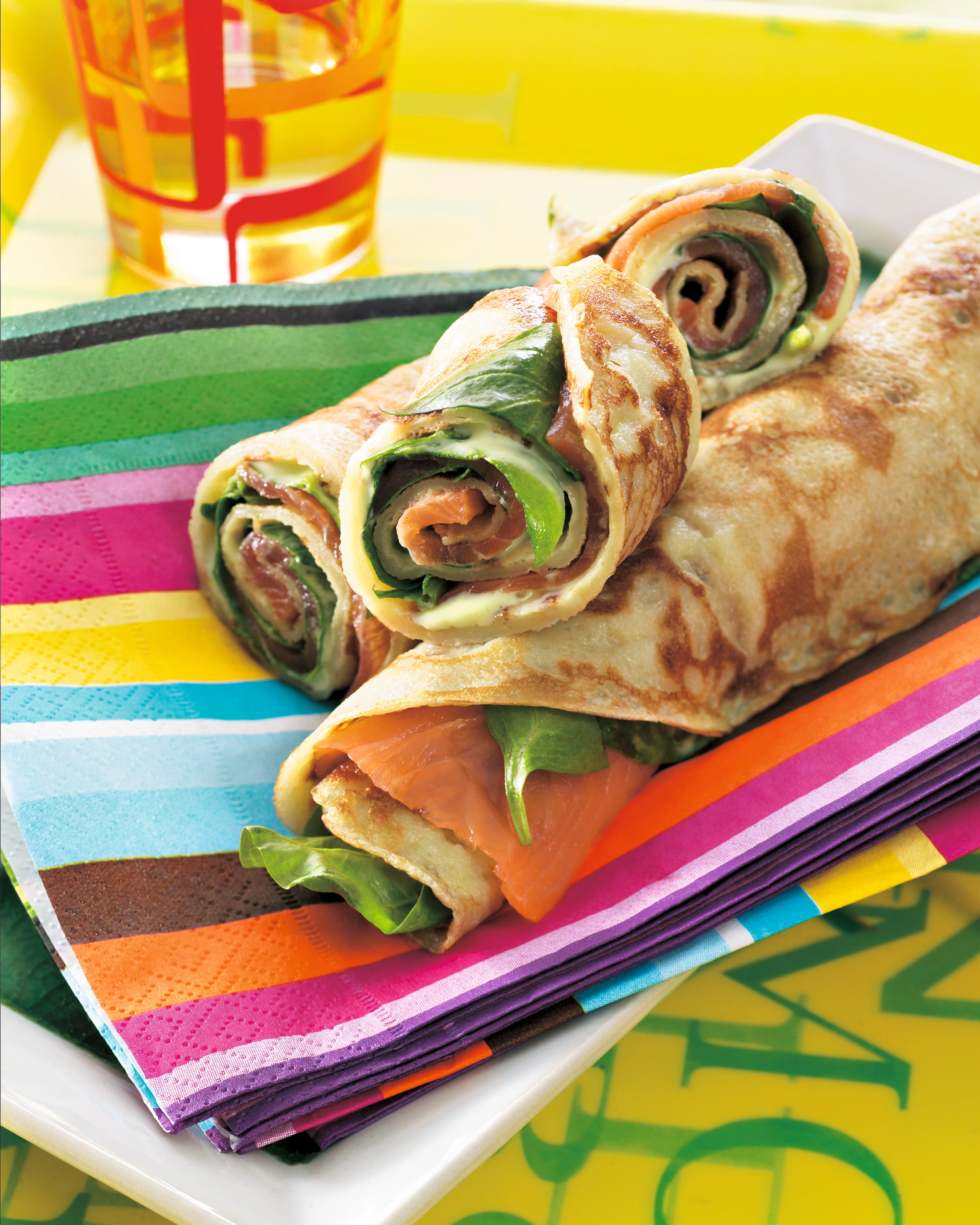 recipe image Rolletjes met gerookte zalm en rucola