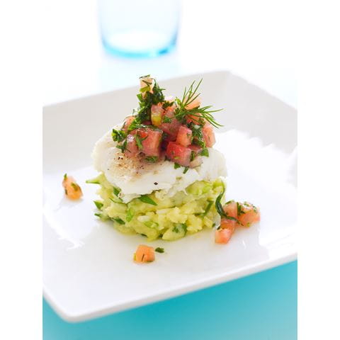 recipe image Gepocheerde kabeljauw met puree van lente ui, tartaar van tomaat en tuinkruiden