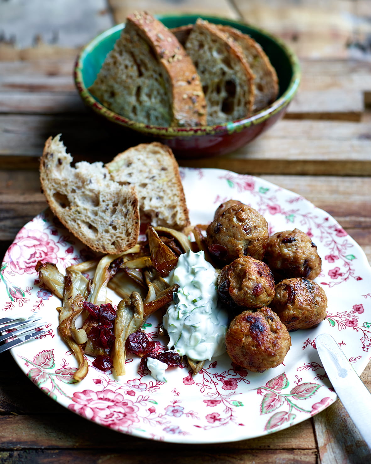 recipe image Gehaktballetjes met veenbessen en oesterzwammen