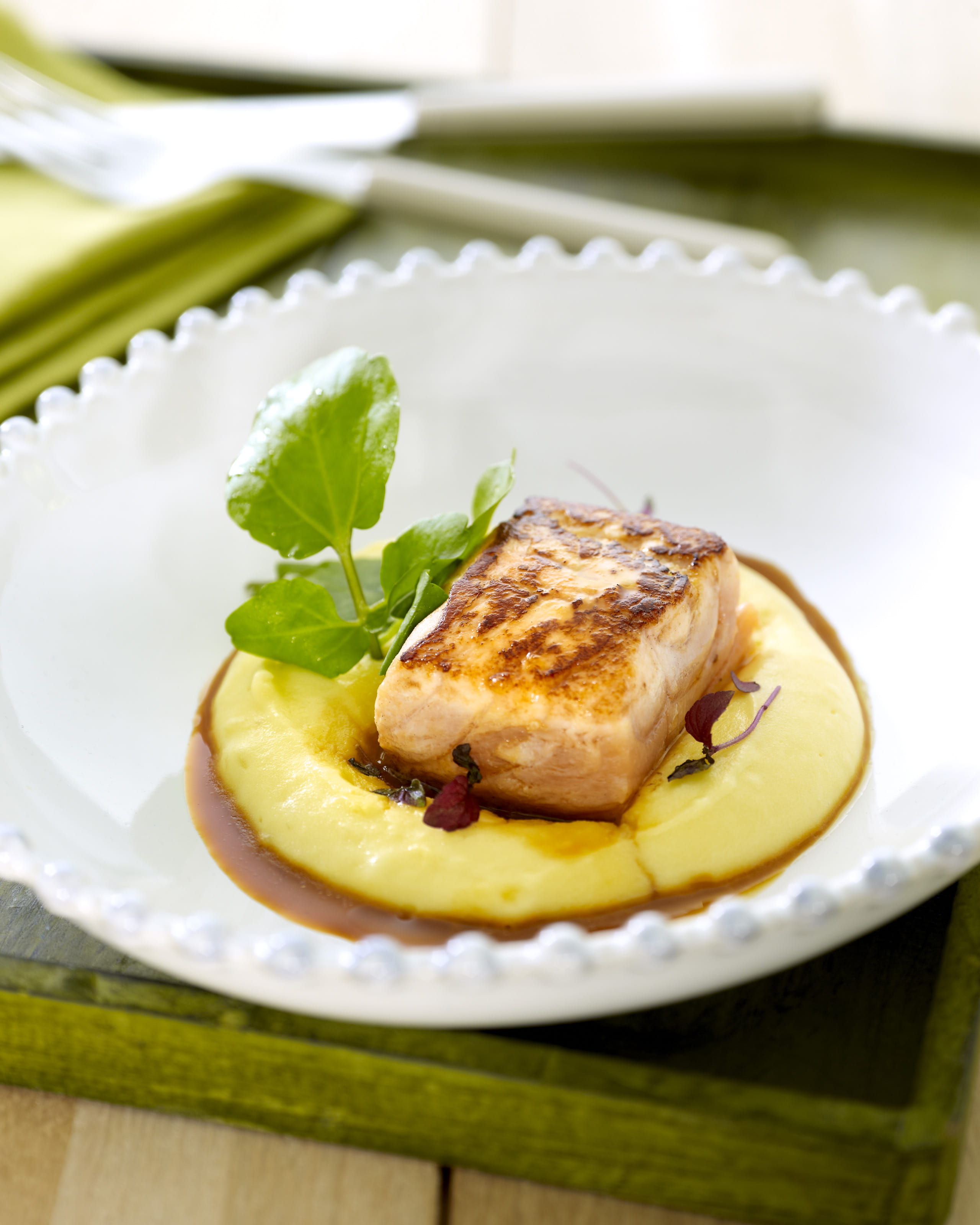 recipe image Zalm in zachte citrusmarinade, crème van aardappel