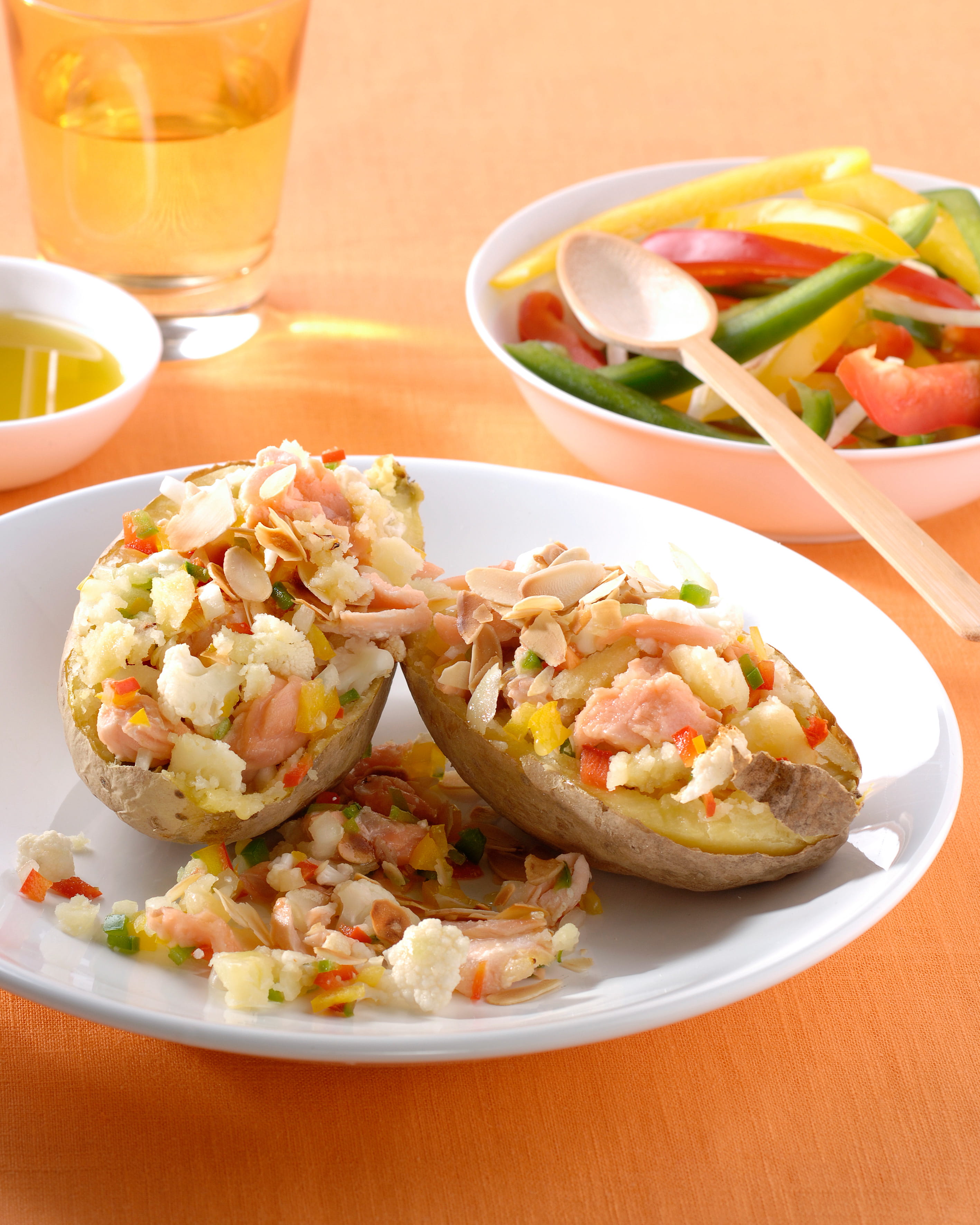 recipe image Gebakken aardappelen met vis, bloemkool en amandelen