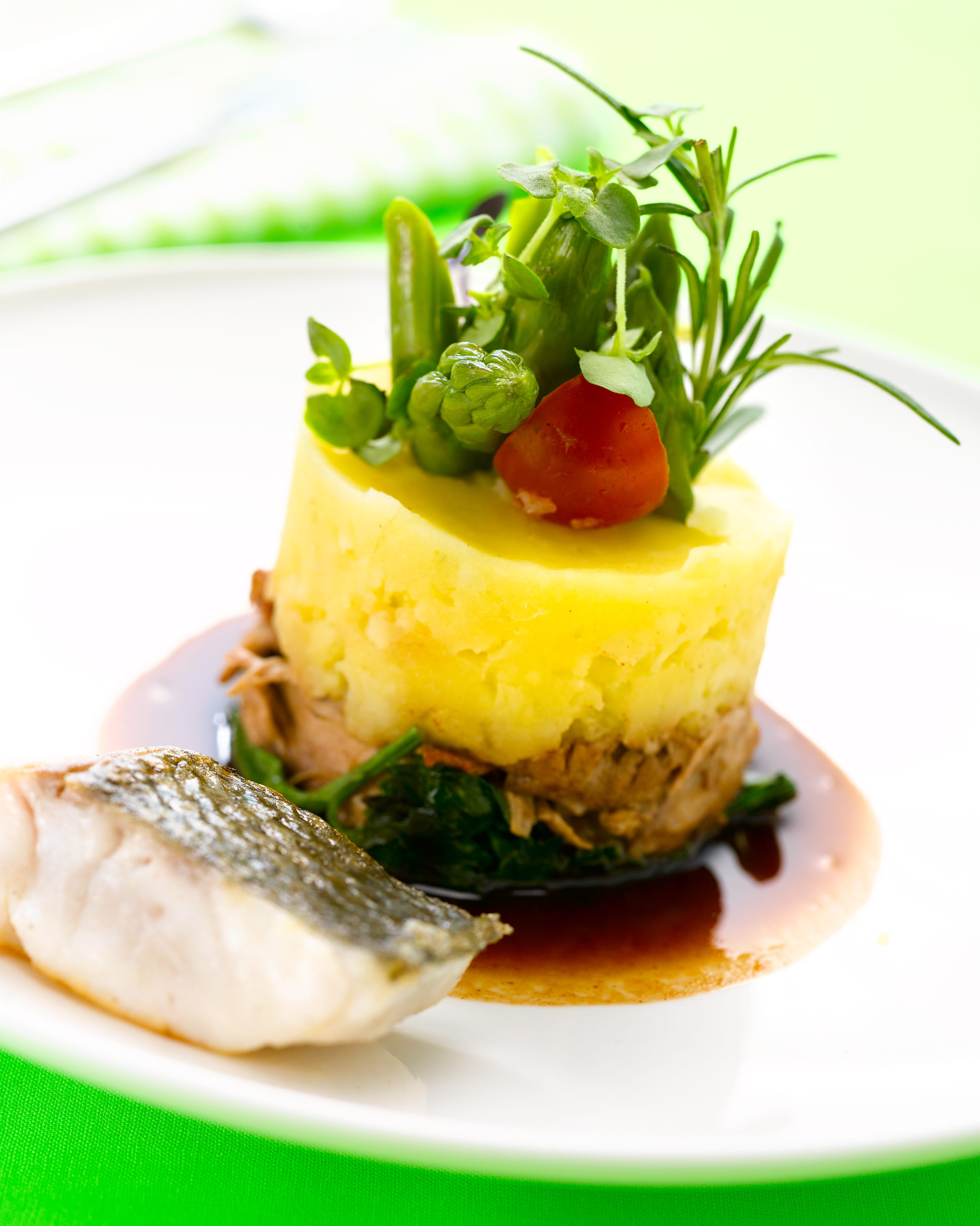 recipe image Geconfijte eend met dorade en groene aspergepuntjes