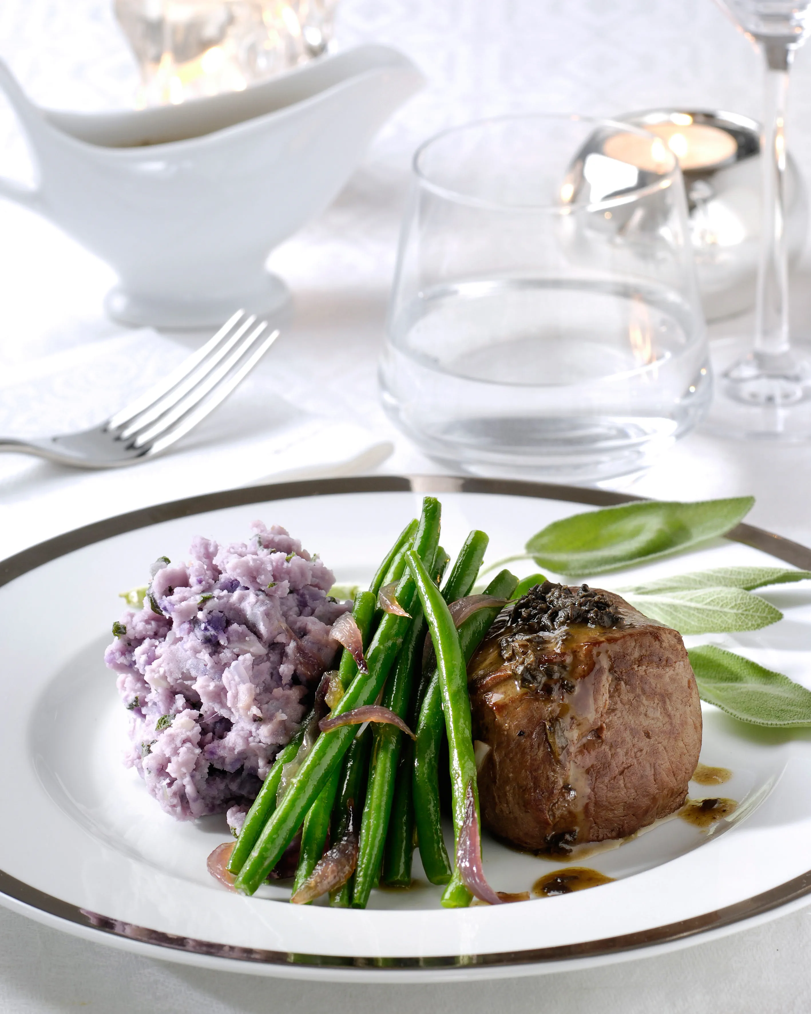 recipe image Hertenbiefstukjes met truffelsaus met Porto