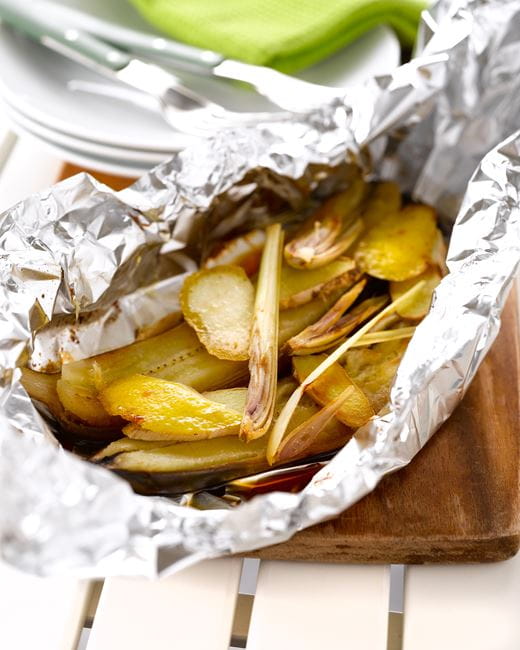 recipe image Banaanpapillot met honing en citroengras