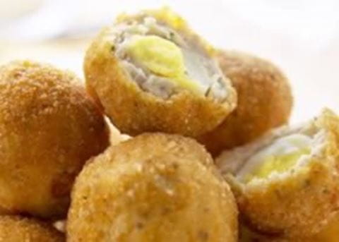 recipe image Gefrituurde balletjes van kwarteleitjes met kip