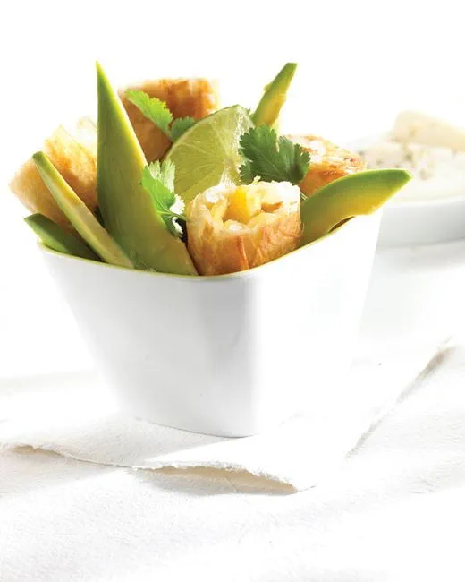 recipe image Loempia van pittige kip, mango, avocado en koriander