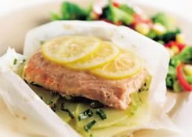 recipe image Bakpapieren pakketjes met zalmfilet en aardappel