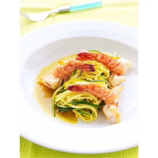 recipe image Gebakken scampi met tagliatelle van courgette en pasta