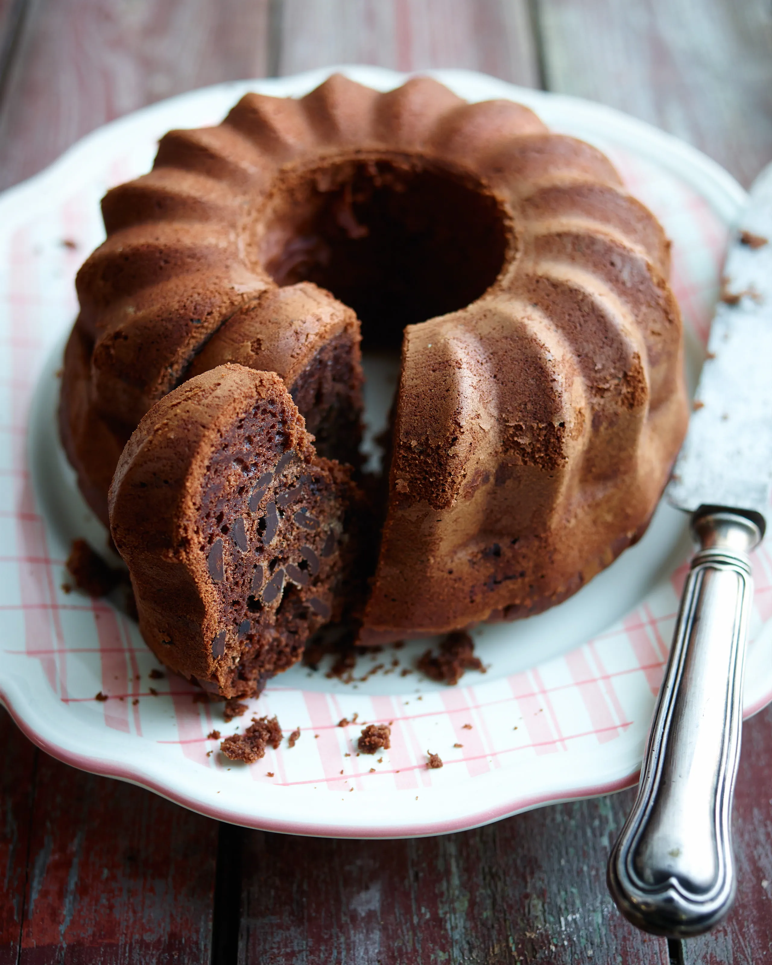 recipe image Tulbandcake met pure chocolade, maanzaad en sinaasappel