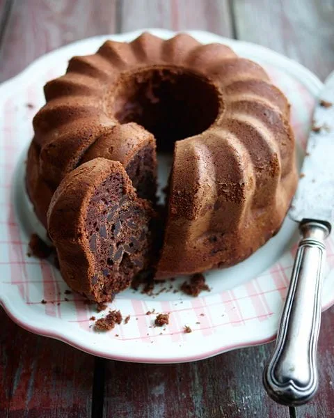 recipe image Tulbandcake met pure chocolade, maanzaad en sinaasappel