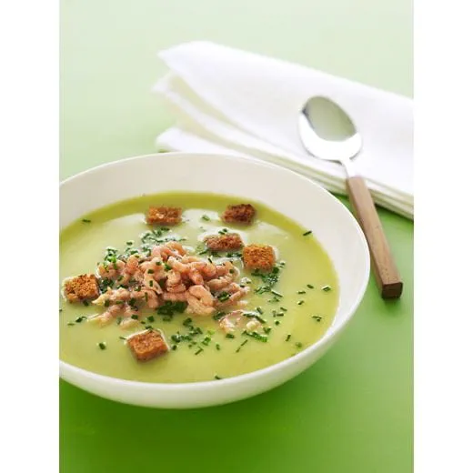 recipe image Soepje van venkel met bieslook, grijze garnalen en croûtons van volkorenbrood