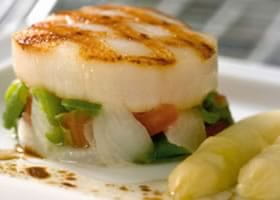 recipe image Javanais van geitenkaas met belottaham en rode wijnazijn