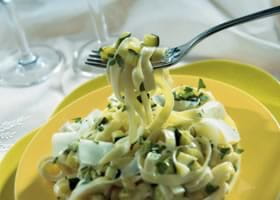 recipe image Tagliatelle met Effi Licht en Fris Natuur en courgettes