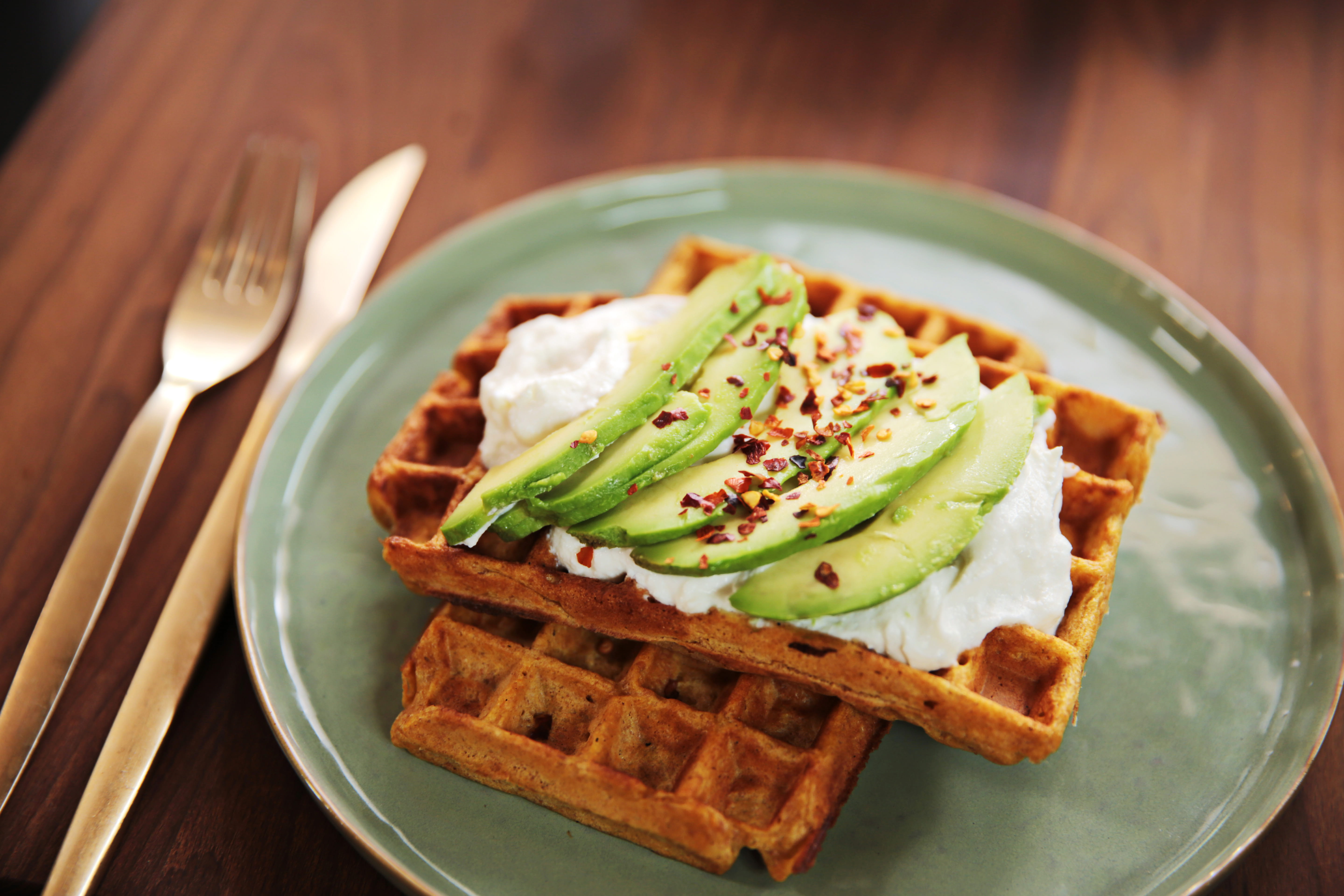 recipe image Wafels van zoete aardappel met avocado en ricotta