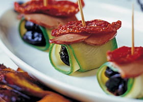 recipe image Pruimen met gerookte eendenborst en courgette