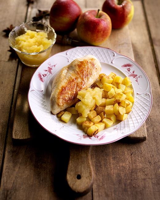 recipe image Kip met gebakken aardappeltjes en appelmoes met steranijs