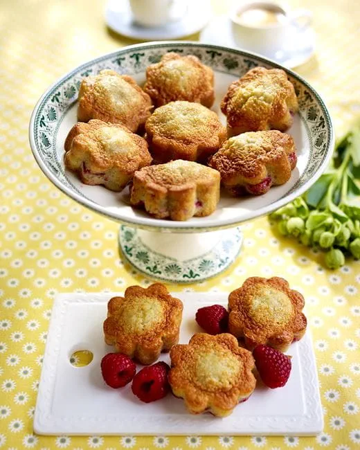 recipe image Cakejes met frambozen en peer