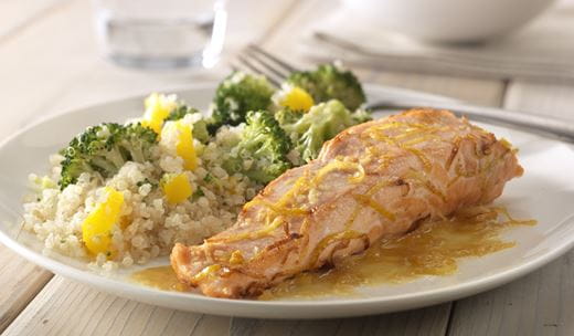 recipe image Gebakken citroen-gemberzalm met quinoa en broccoli