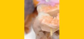 recipe image Varkensmedaillons met scampi en chips van ‘vergeten groenten'