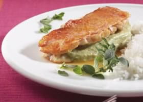 recipe image Met groene paprikamousse gevulde rode poon