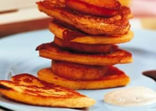recipe image Wentelteefjes met gebakken appels en kandijsiroop