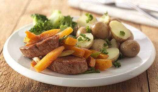 recipe image Varkenshaas en gebakken kaki, krielaardappeltjes en broccoli