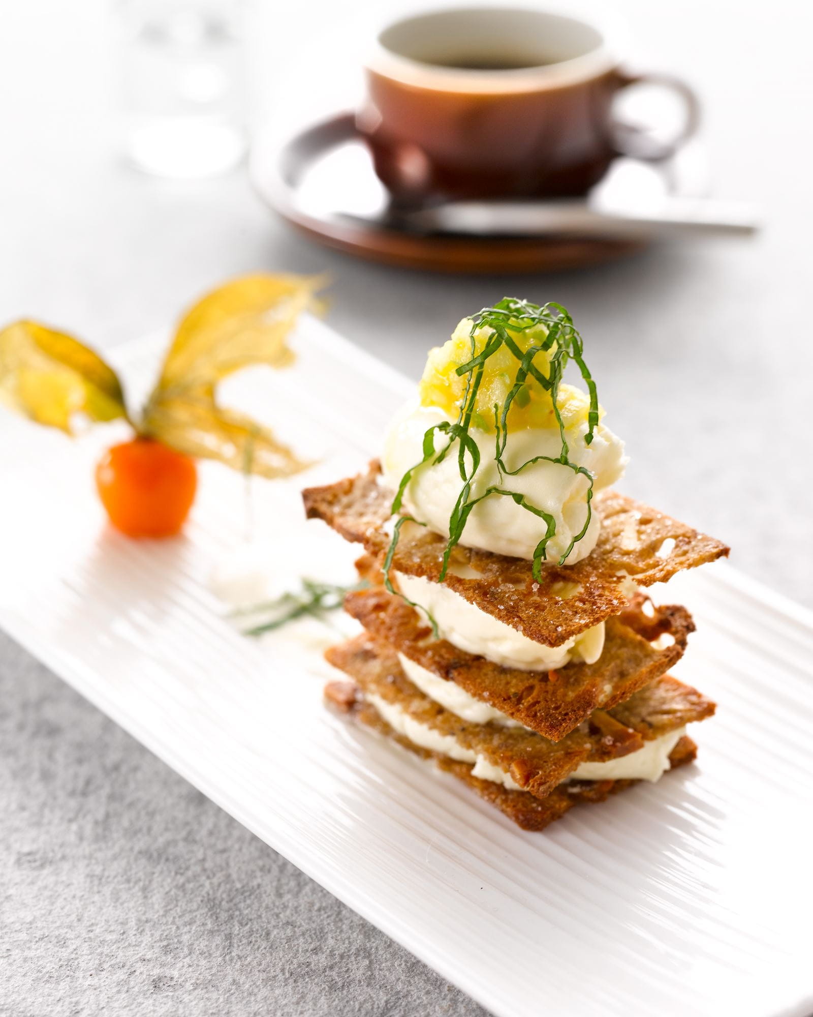 recipe image Millefeuille van boerenbrood, banketbakkersroom en compote van groene appel