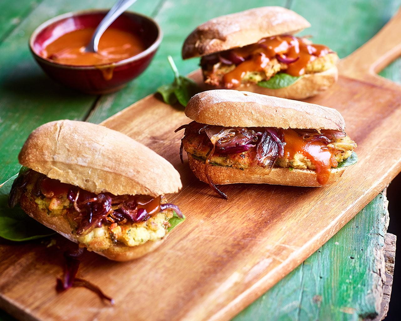 recipe image Gerookte kipburgers met BBQ-saus