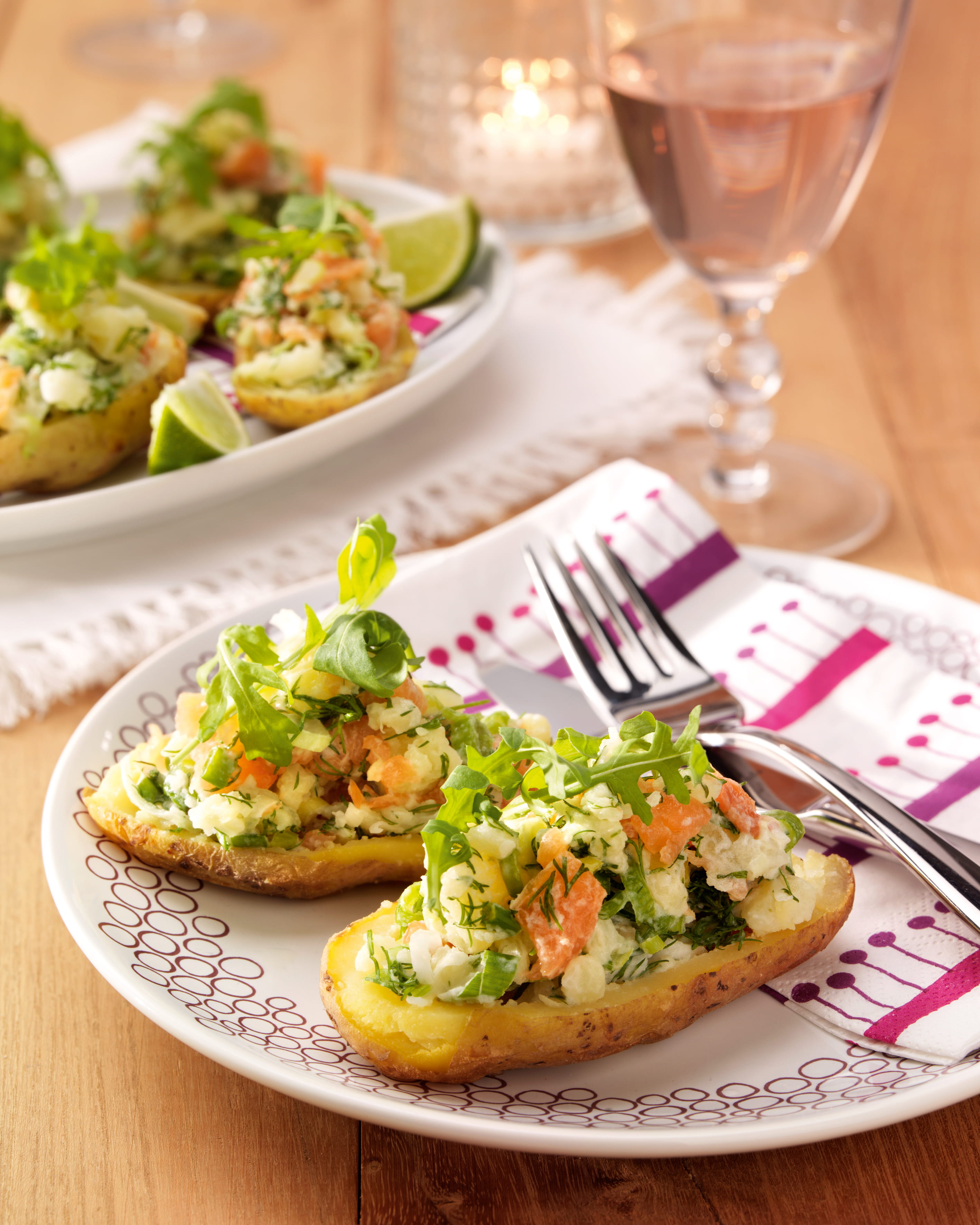 recipe image Gevulde aardappel met gerookte-zalmsalade