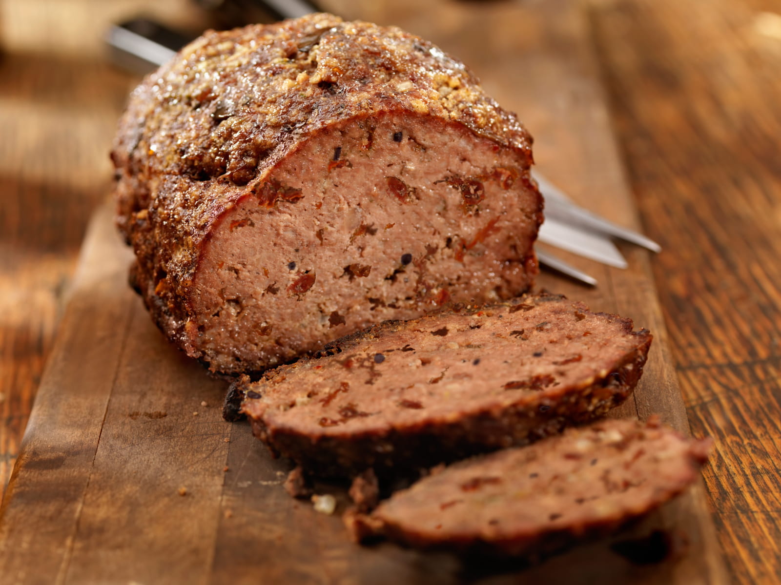 recipe image Toscaans gehaktbrood met zongedroogde tomaatjes en olijven