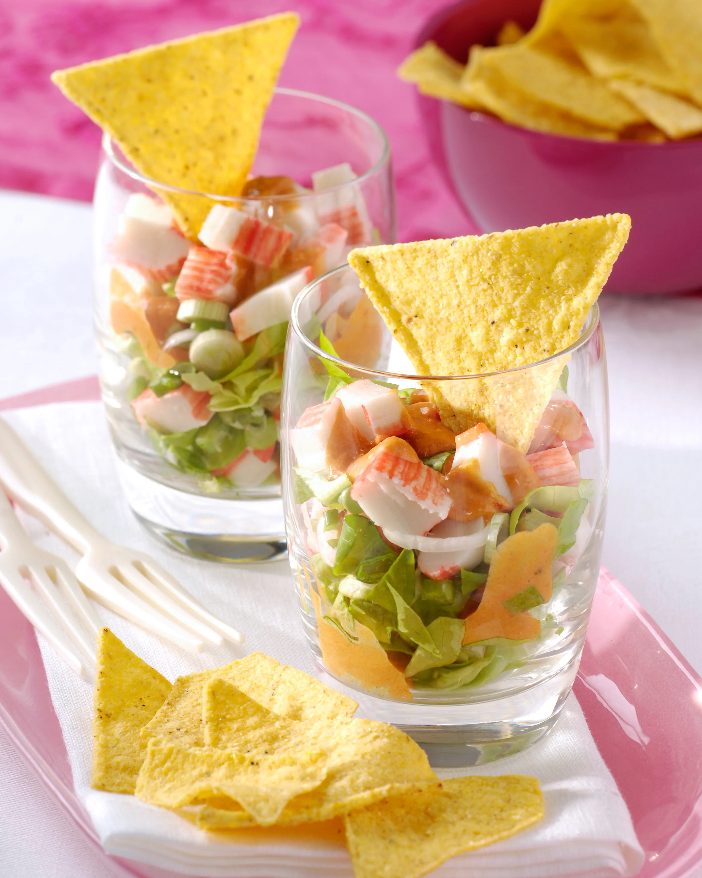 recipe image Krabsalade met groene sla en pittige gedroogde tomatensaus