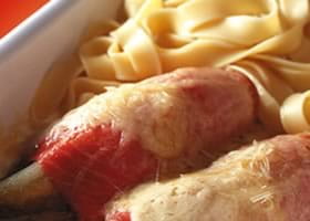 recipe image Witloofrolletjes met gerookte zalm en mascarponesaus