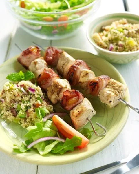 recipe image Cajun kipspiesjes met abrikoos en spek