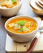 recipe image Snel klaar: Tomaten Crèmesoep met ricotta, en knoflookcroutons